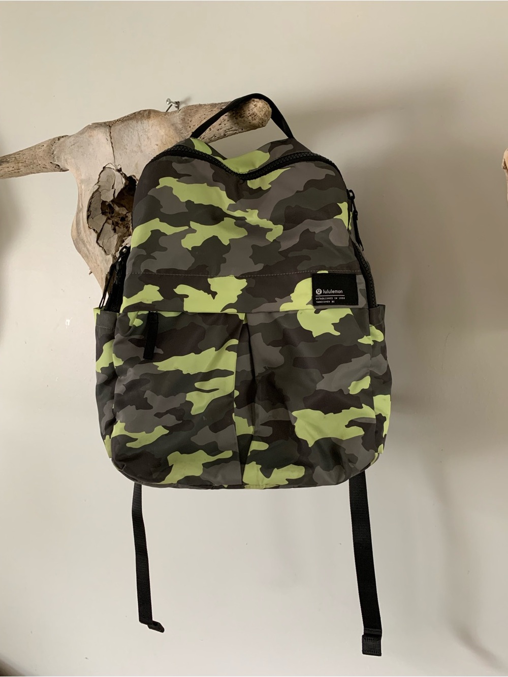 lululemon athletica Men’s Camo Backpack